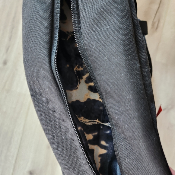 Under Armour UA Project Rock  Backpack Black Gold  1376459 002 - Picture 7 of 11